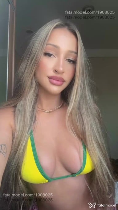 Acompanhante mulher loira (o) de olhos castanhos em Londrina - Thaís
