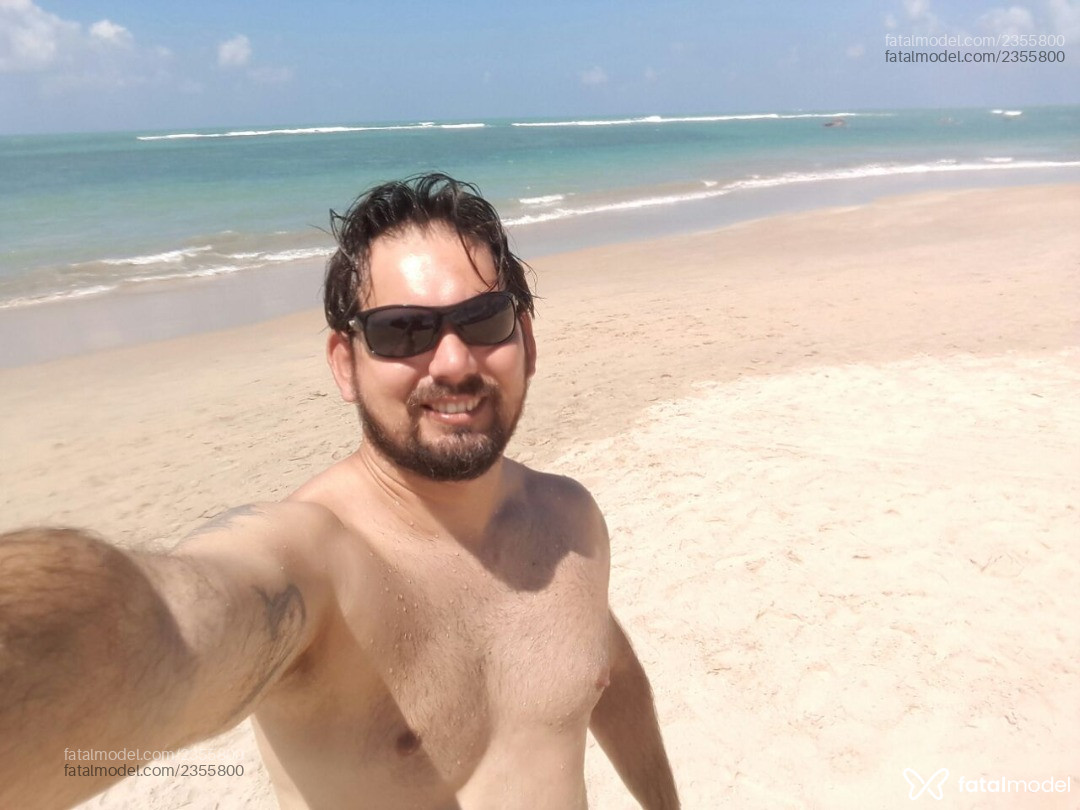 Acompanhante homem com cabelo castanho de olhos verdes em Florianópolis - Renan