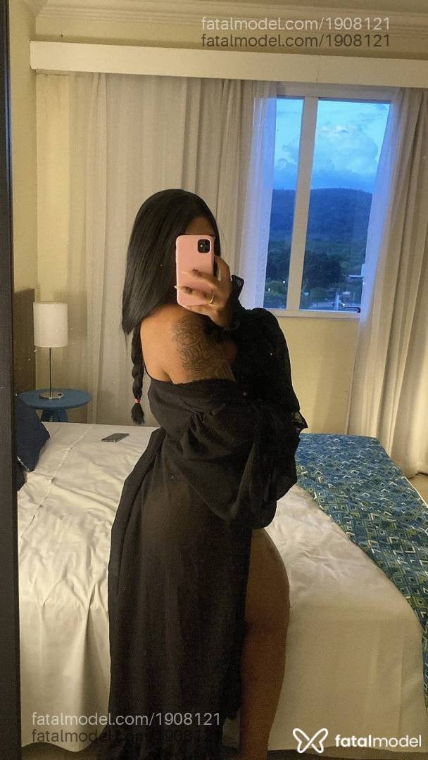 Acompanhante mulher trans com cabelo castanho de olhos castanhos - Patricía Veríssimo