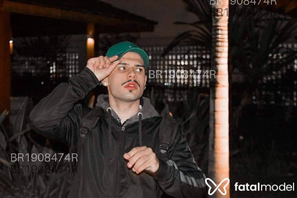 Acompanhante homem morena (o) de olhos castanhos - Lucas Acompanhante homem morena (o) de olhos castanhos - Lucas