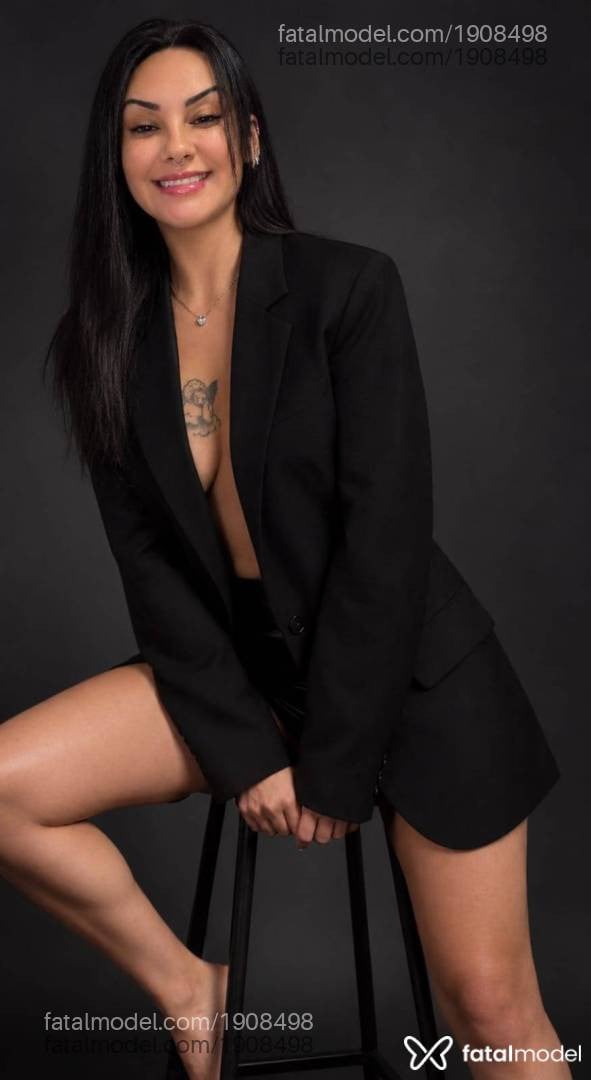 Acompanhante mulher com cabelo castanho de olhos mel - Bella