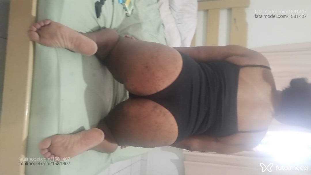 Acompanhante mulher com cabelo castanho de olhos castanhos em Itajaí - Valentinne