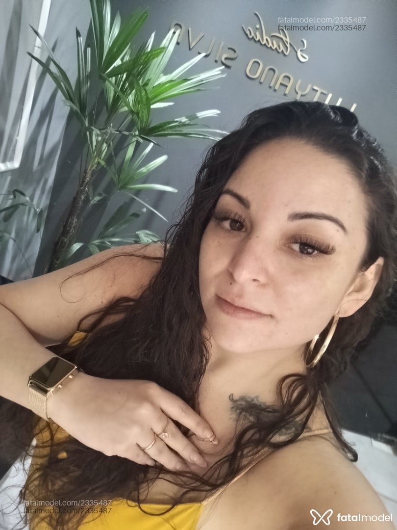 Acompanhante mulher com cabelo castanho de olhos castanhos - Julia Acompanhante mulher com cabelo castanho de olhos castanhos - Julia