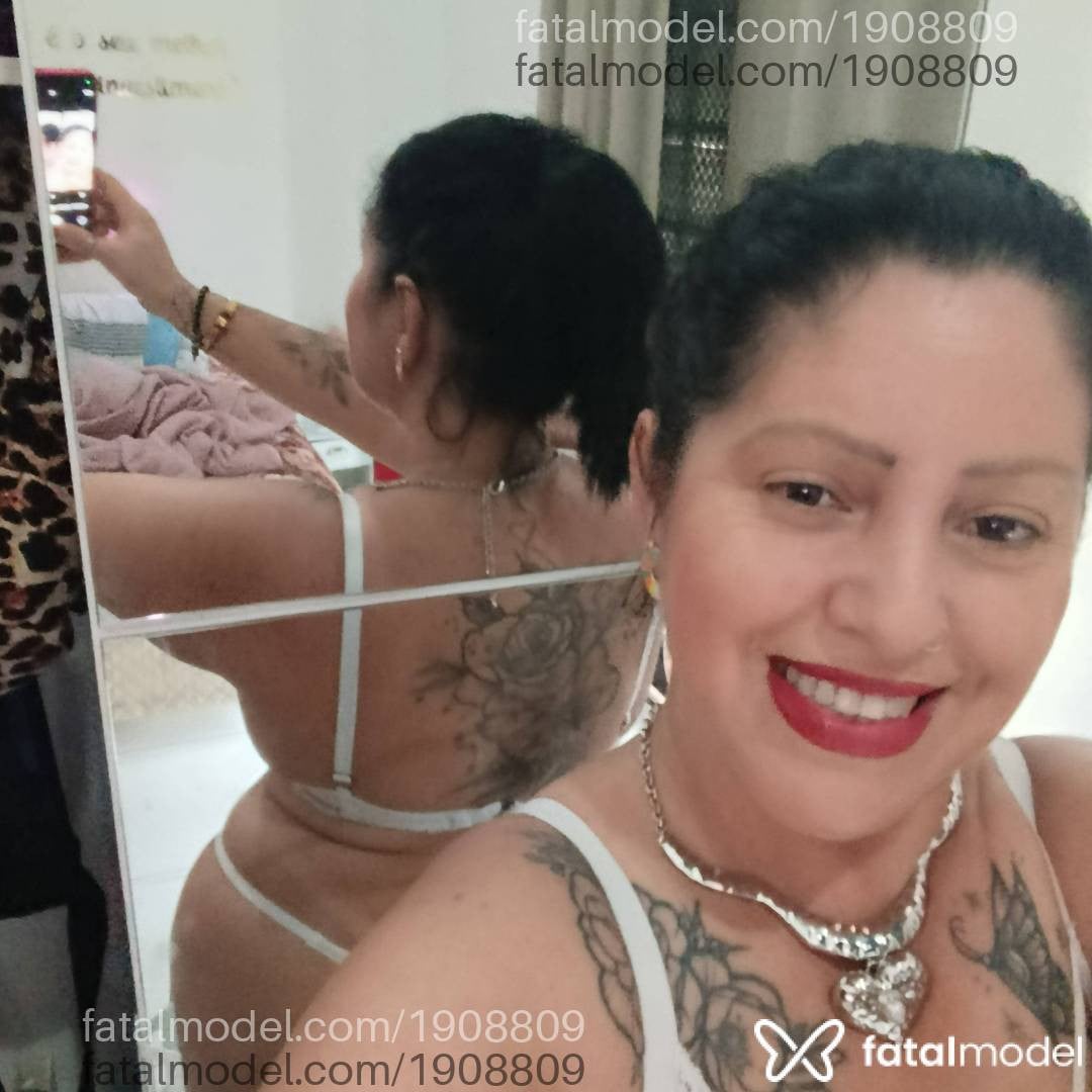 Acompanhante mulher morena (o) de olhos pretos - Suzi