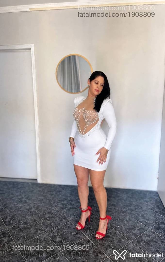 Acompanhante mulher morena (o) de olhos pretos em Brusque - Mel