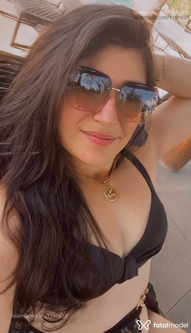 Acompanhante mulher com cabelo castanho de olhos castanhos - Alana Acompanhante mulher com cabelo castanho de olhos castanhos - Alana