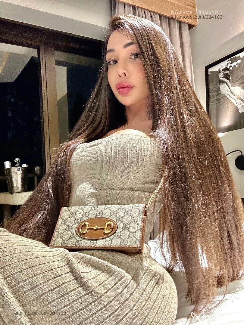 Acompanhante mulher trans com cabelo castanho de olhos castanhos em São Paulo - Raysinha