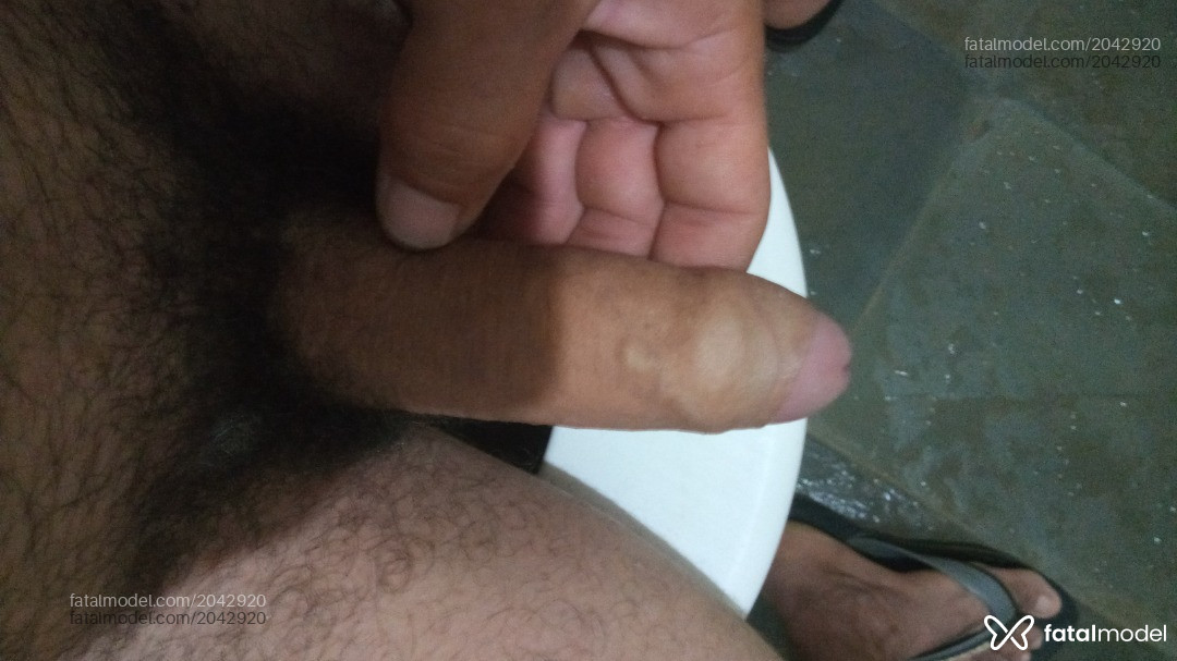 Acompanhante homem com cabelo grisalho de olhos castanhos em Recife - Roberto