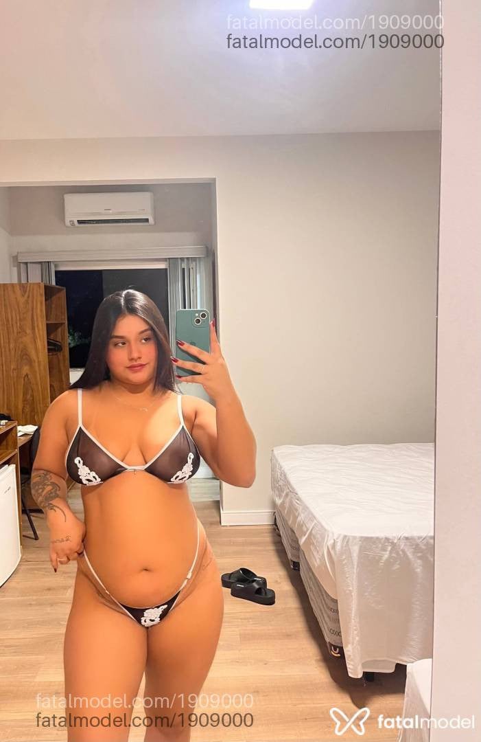 Acompanhante mulher com cabelo castanho de olhos castanhos em Araguari - Clara Lovatelli