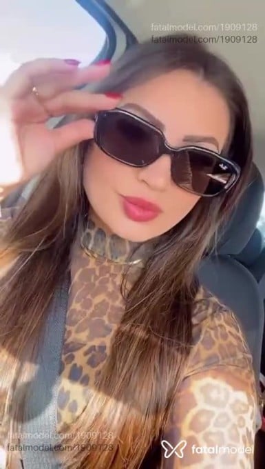 Acompanhante mulher com cabelo castanho de olhos castanhos em Maringá - Nara Santos