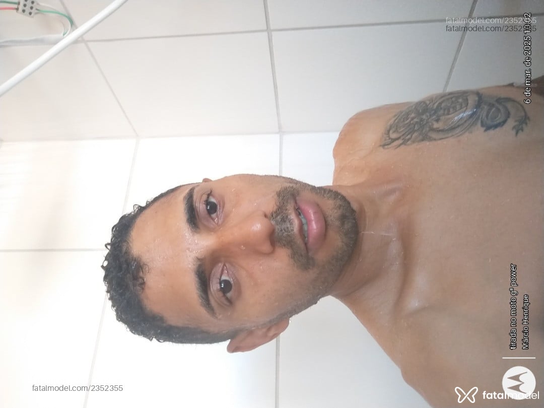 Acompanhante homem com cabelo castanho de olhos castanhos em Ribeirão Preto Acompanhante homem com cabelo castanho de olhos castanhos em Ribeirão Preto - Márcio