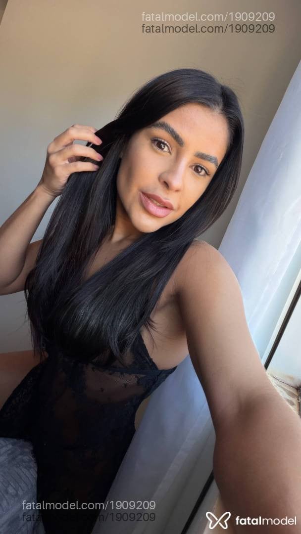 Acompanhante mulher com cabelo castanho de olhos castanhos em Dourados - Anne