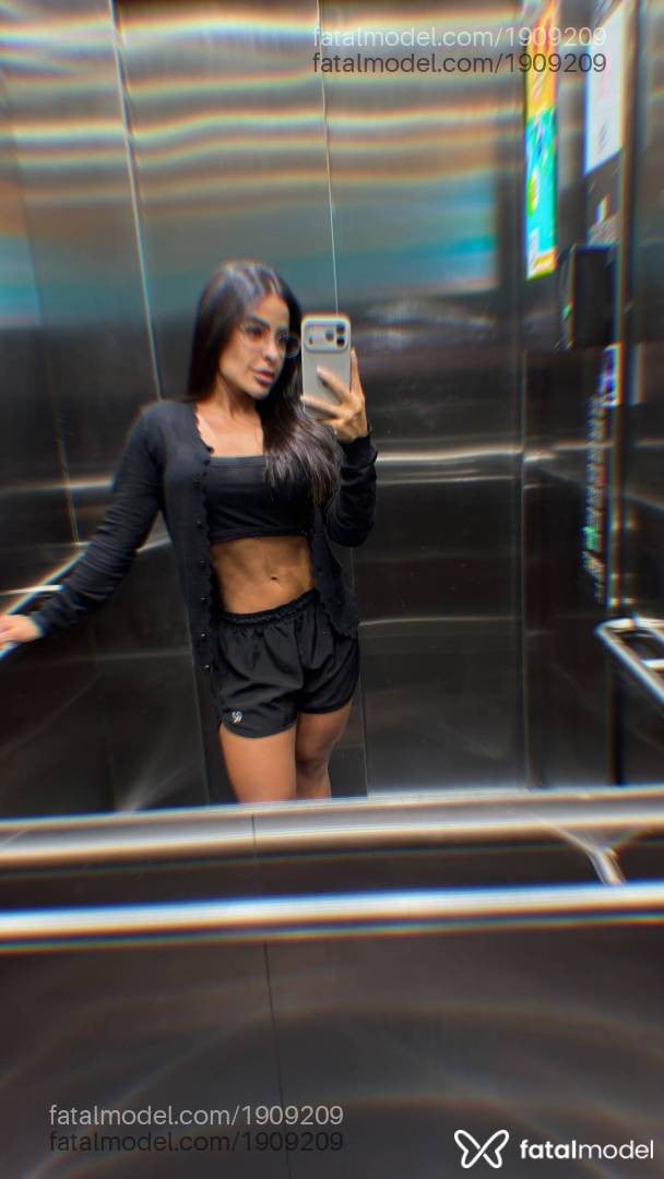 Acompanhante mulher com cabelo castanho de olhos castanhos - Anne