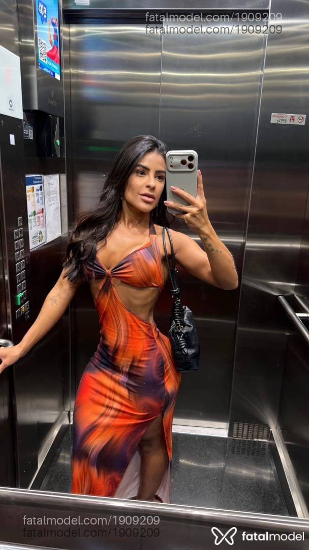 Acompanhante mulher com cabelo castanho de olhos castanhos - Anne