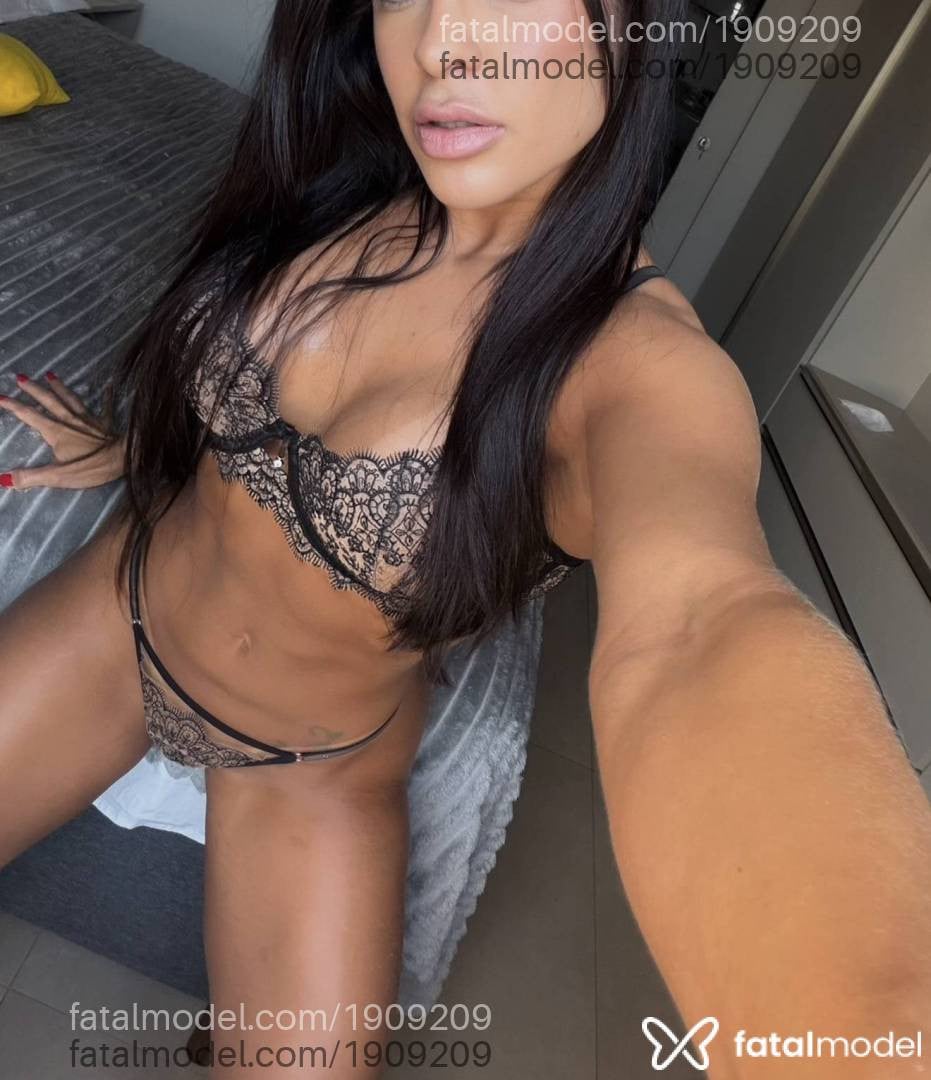 Acompanhante mulher com cabelo castanho de olhos castanhos - Anne