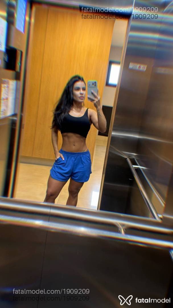 Acompanhante mulher com cabelo castanho de olhos castanhos - Anne