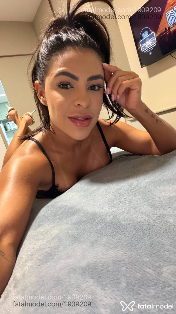 Acompanhante mulher com cabelo castanho de olhos castanhos - Anne