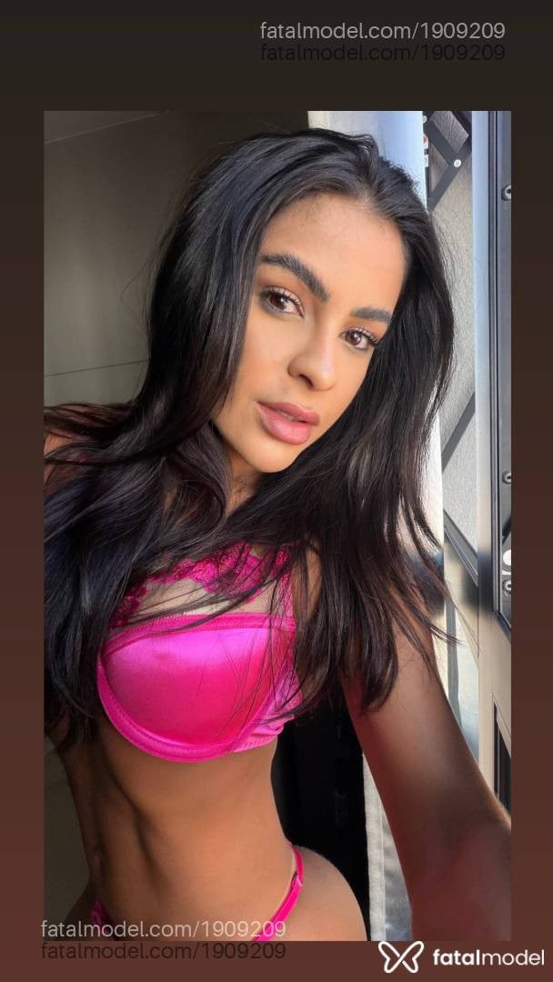 Acompanhante mulher com cabelo castanho de olhos castanhos - Anne