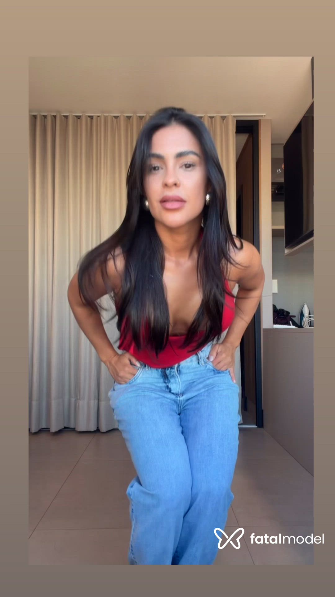 Acompanhante mulher com cabelo castanho de olhos castanhos - Anne