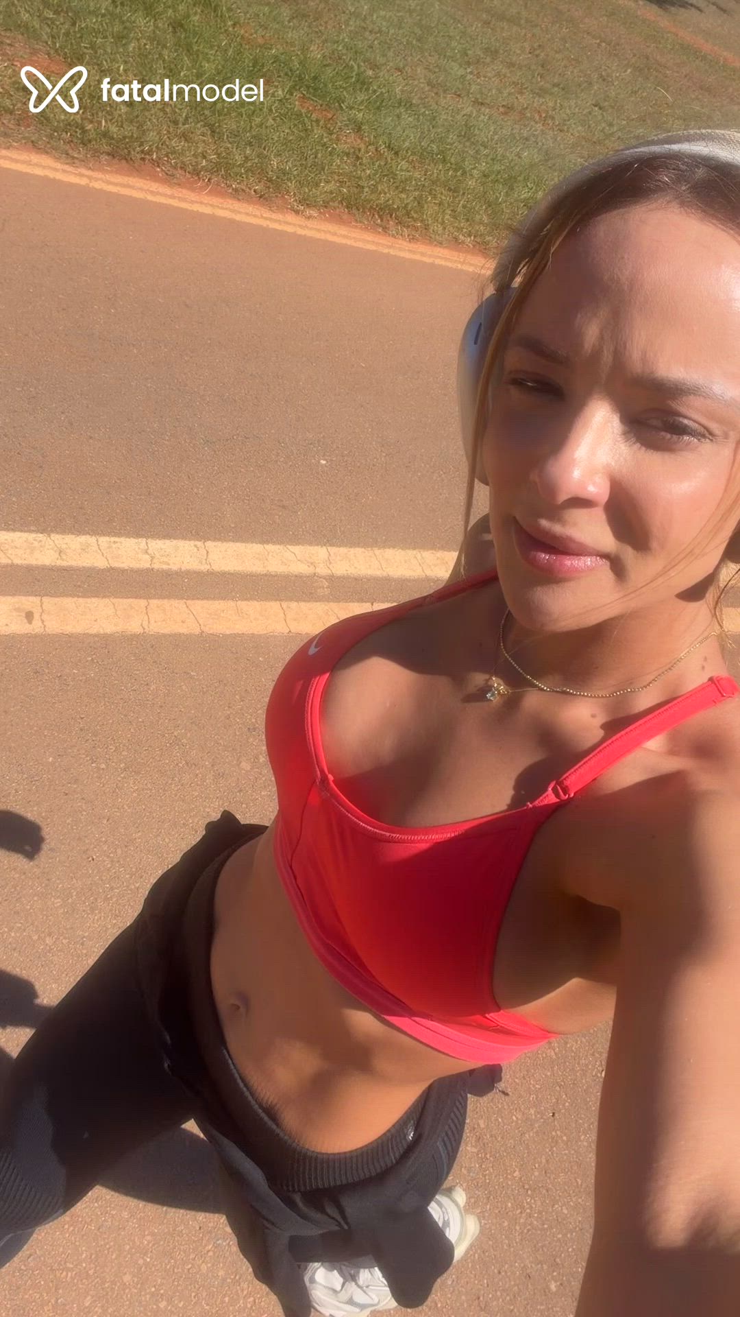 Acompanhante mulher loira (o) de olhos castanhos em Brasília Acompanhante mulher loira (o) de olhos castanhos em Brasília - Bianca