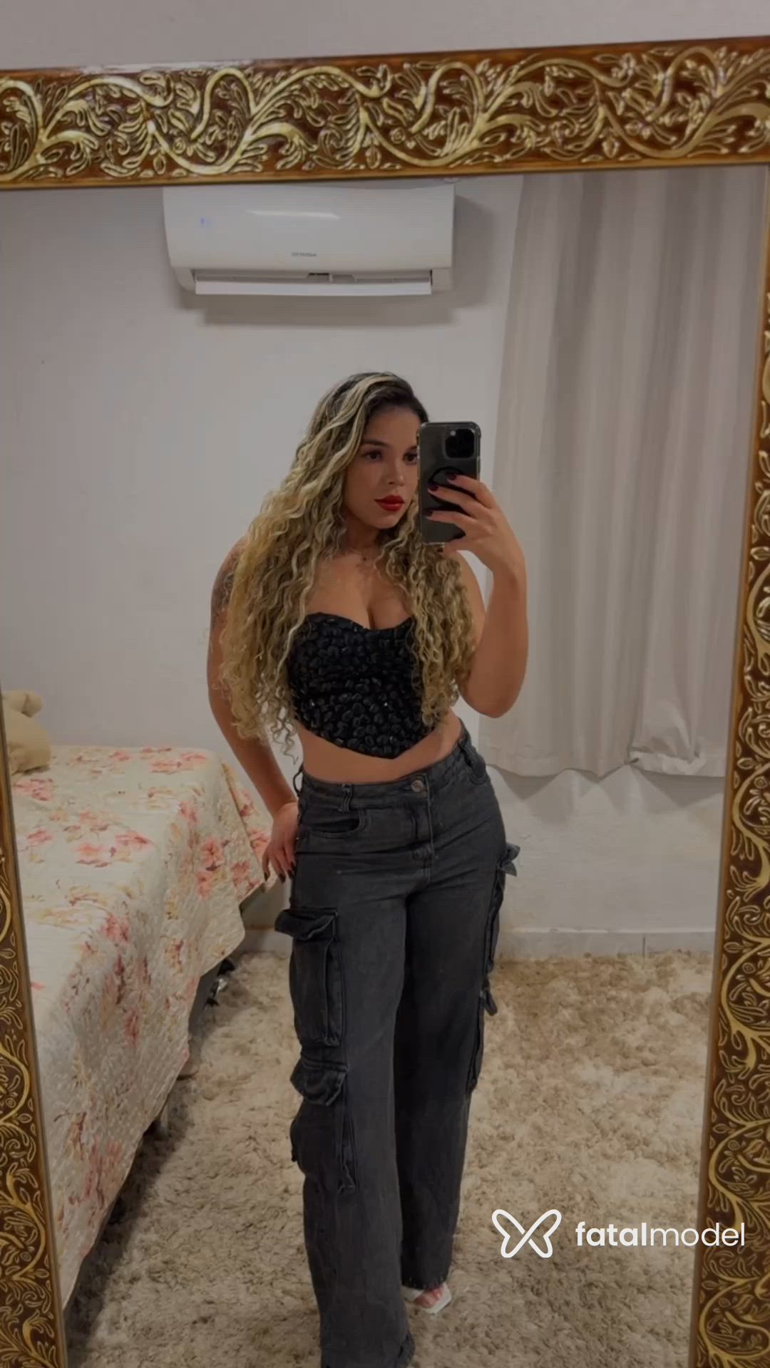 Acompanhante mulher com cabelo castanho de olhos castanhos - Aline Muniz