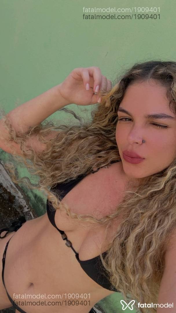 Acompanhante mulher com cabelo castanho de olhos castanhos - Aline Muniz