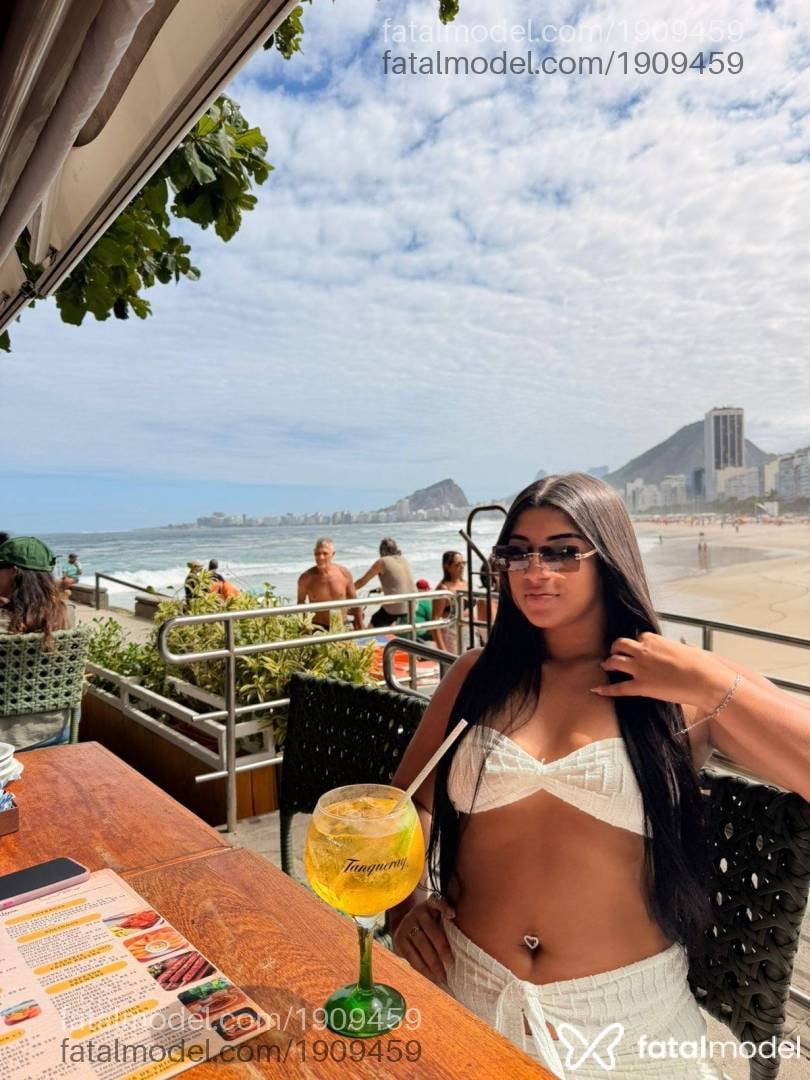 Acompanhante mulher morena (o) de olhos pretos em Aracruz Acompanhante mulher morena (o) de olhos pretos em Aracruz - Cloe