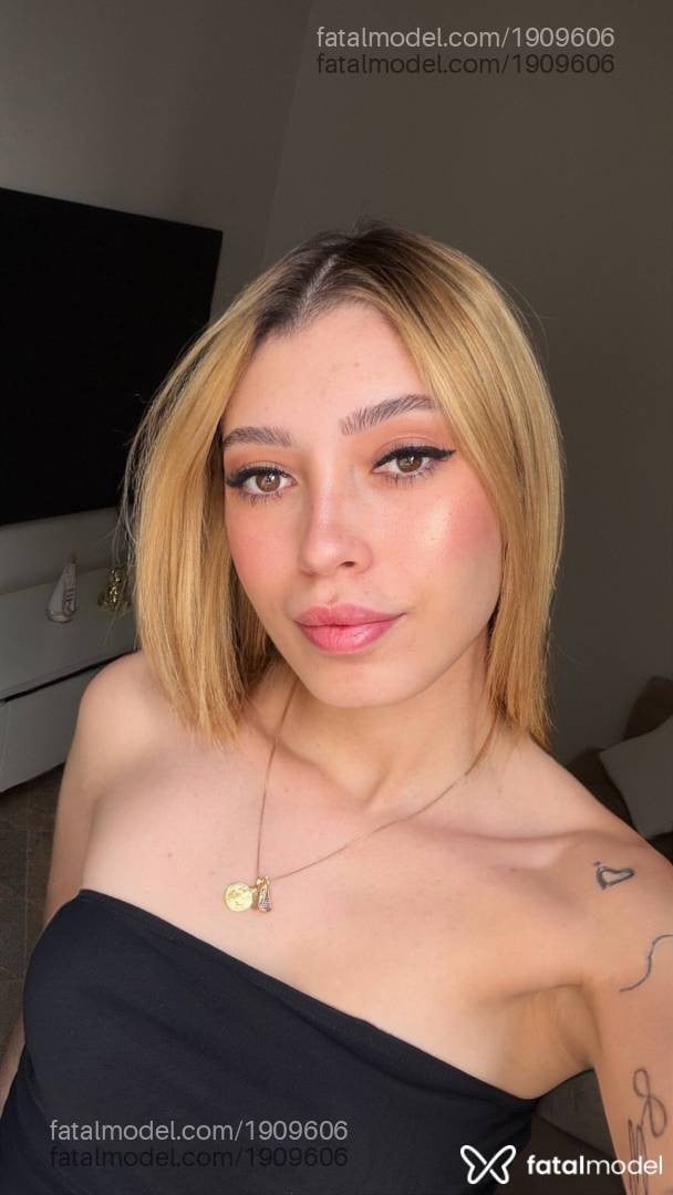 Acompanhante mulher loira (o) de olhos castanhos - Isabella Ventura