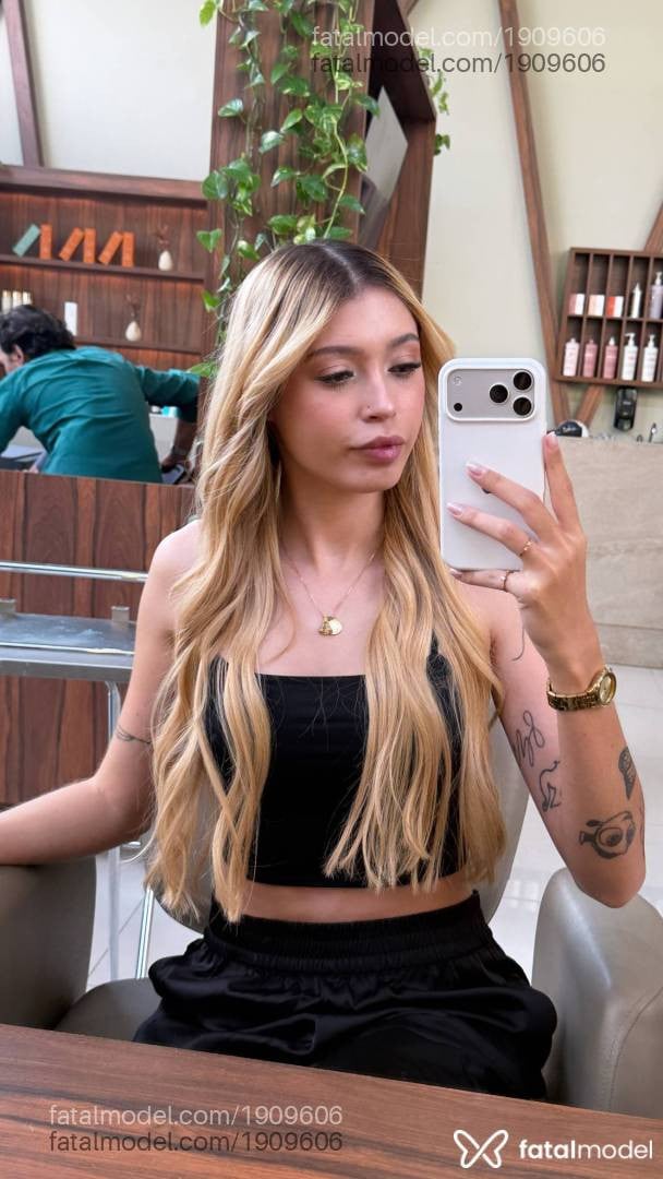 Acompanhante mulher loira (o) de olhos castanhos - Isabella Ventura