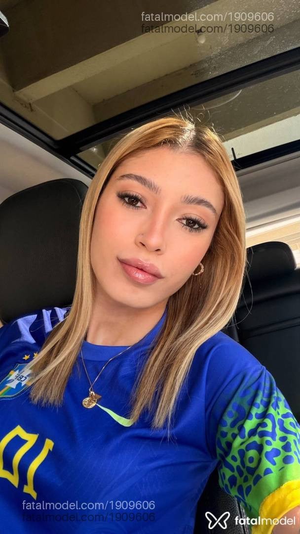 Acompanhante mulher loira (o) de olhos castanhos em São José do Rio Preto - Isabella Ventura