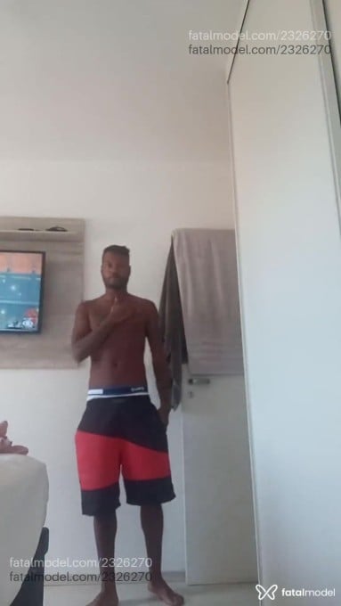 Acompanhante homem morena (o) de olhos castanhos em São Paulo - Henry
