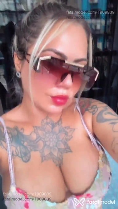 Acompanhante mulher loira (o) de olhos mel em São Paulo - Mel Mendes