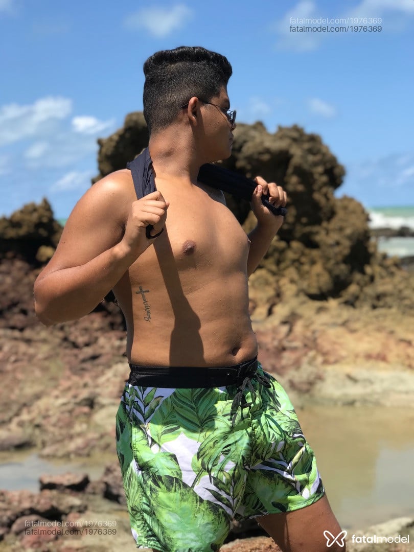 Acompanhante homem com cabelo castanho de olhos castanhos em Santa Rita Acompanhante homem com cabelo castanho de olhos castanhos em Santa Rita - João Lucas