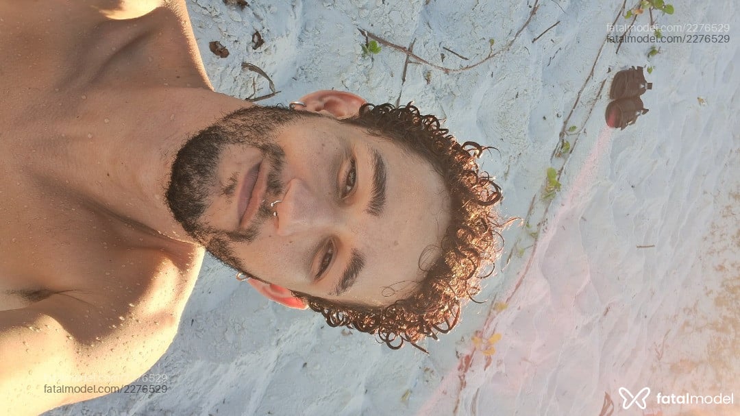 Acompanhante homem morena (o) de olhos castanhos em Passos Acompanhante homem morena (o) de olhos castanhos em Passos - Passivonovo