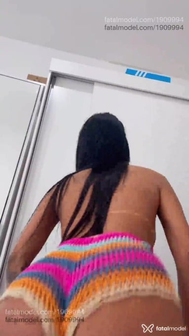 Acompanhante mulher morena (o) de olhos verdes - Ísis Mari