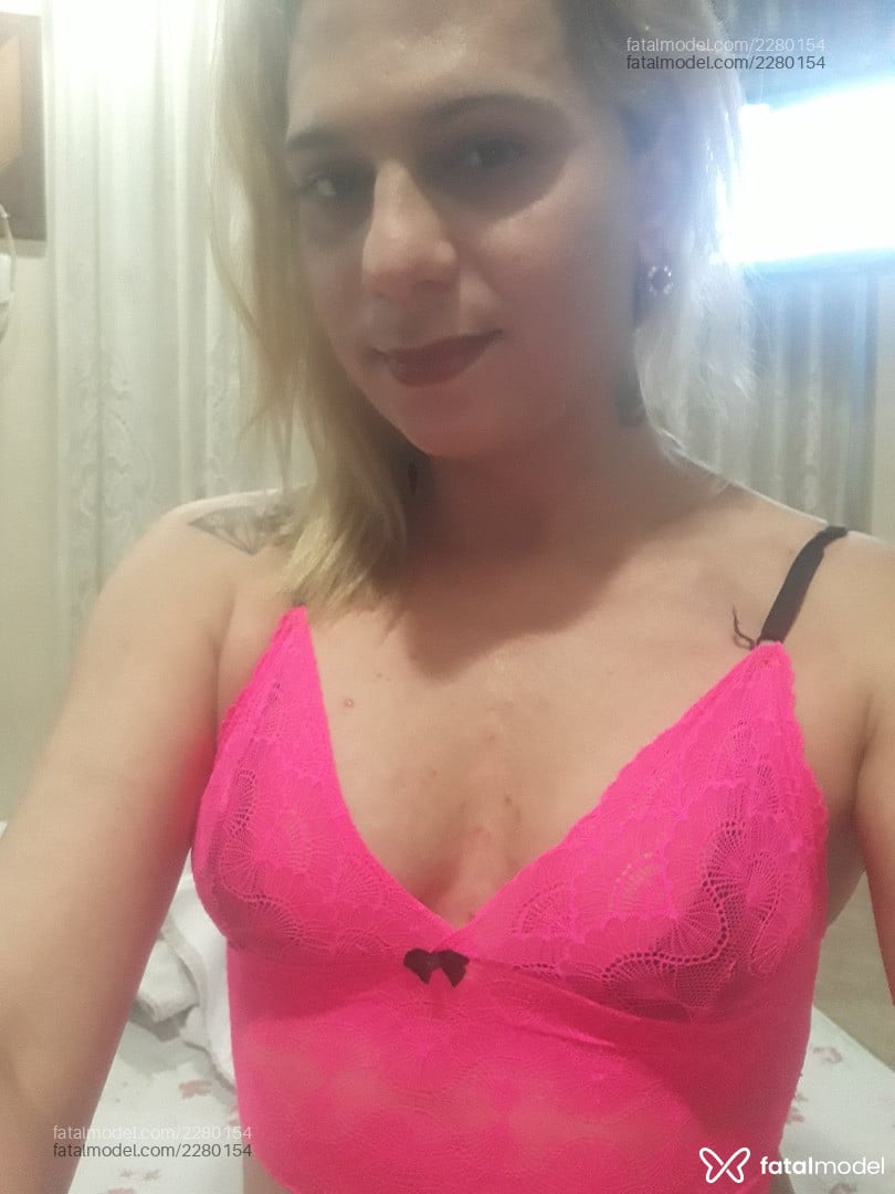 Acompanhante mulher trans loira (o) de olhos castanhos em Rio de Janeiro - Lívia Lopes