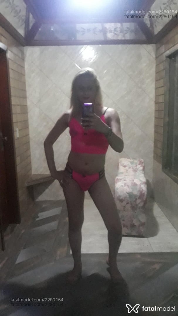 Acompanhante mulher trans loira (o) de olhos castanhos em Rio de Janeiro - Lívia Lopes