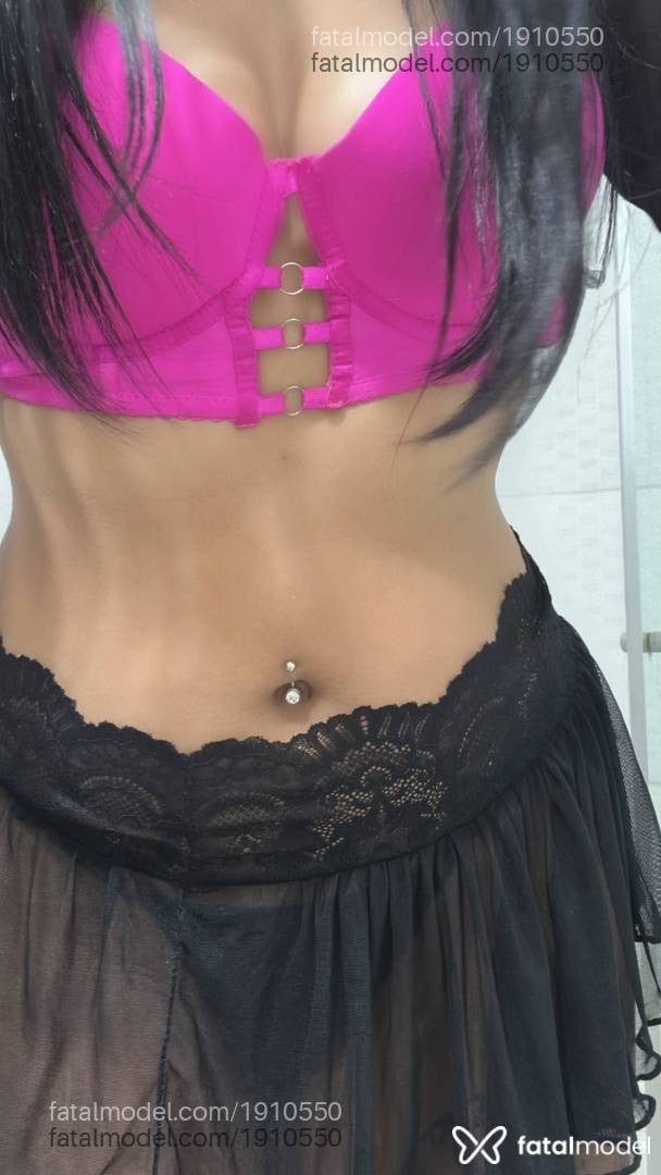 Acompanhante mulher morena (o) de olhos pretos - Ryttinha