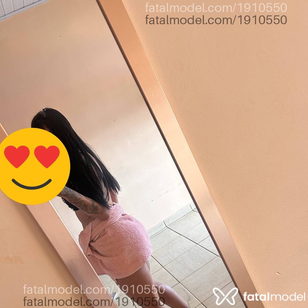 Acompanhante mulher morena (o) de olhos pretos - Ryttinha