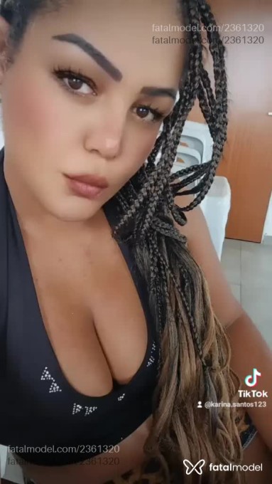Acompanhante mulher com cabelo colorido de olhos castanhos em Virtual - Luma Passionate