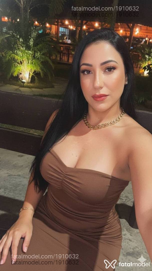 Acompanhante mulher com cabelo castanho de olhos castanhos - Heloyze