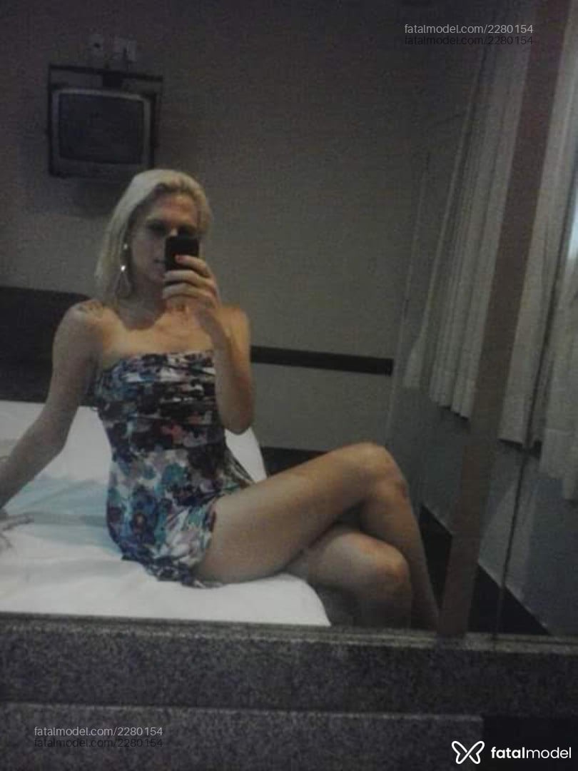 Acompanhante mulher trans loira (o) de olhos castanhos em Rio de Janeiro - Lívia Lopes