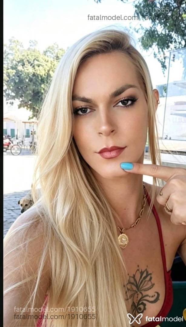 Acompanhante mulher trans loira (o) de olhos castanhos - Rafinha