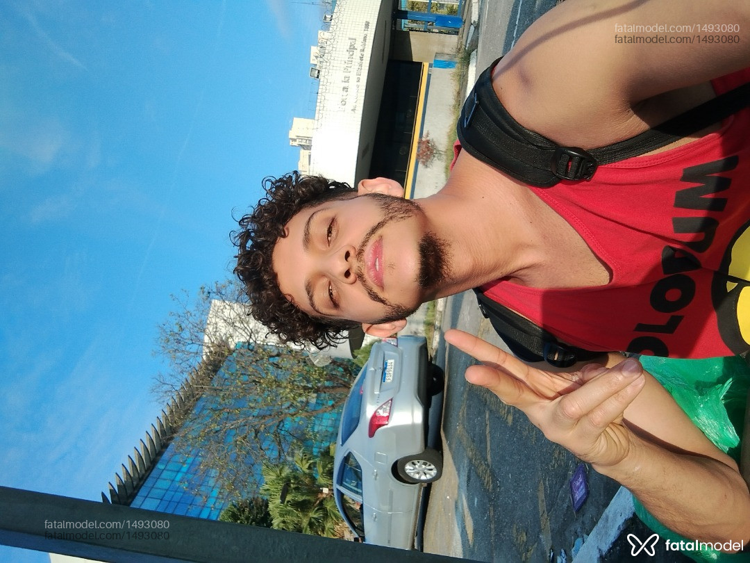 Acompanhante homem com cabelo castanho de olhos verdes em Itaquaquecetuba - Gabriel Maciel