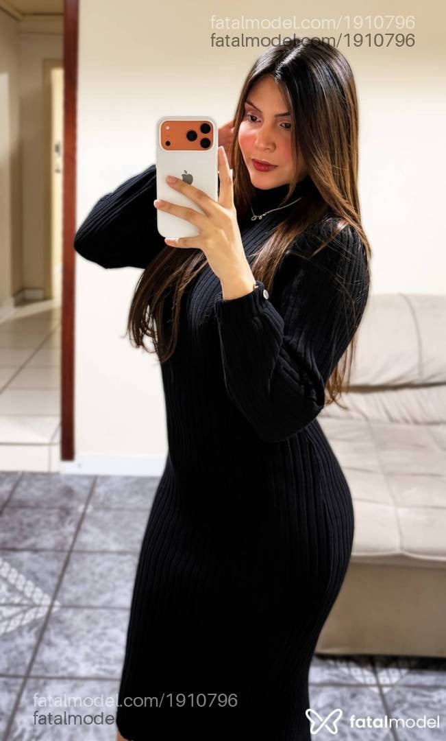 Acompanhante mulher loira (o) de olhos castanhos - Zoe Lancelott