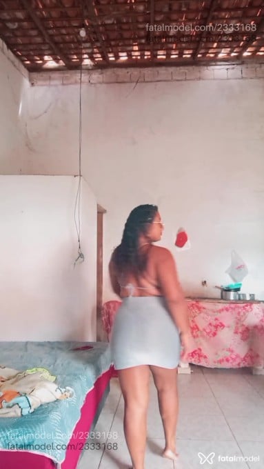 Acompanhante mulher morena (o) de olhos pretos - Eduarda Carollyna Acompanhante mulher morena (o) de olhos pretos - Eduarda Carollyna