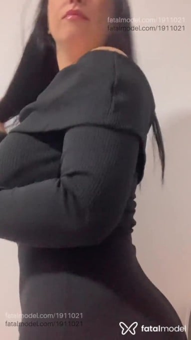 Acompanhante mulher com cabelo colorido de olhos castanhos em Pelotas Acompanhante mulher com cabelo colorido de olhos castanhos em Pelotas - Cecília