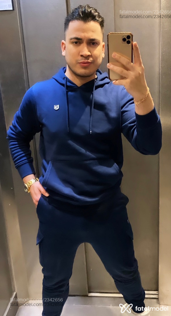 Acompanhante homem com cabelo castanho de olhos castanhos em Rio de Janeiro Acompanhante homem com cabelo castanho de olhos castanhos em Rio de Janeiro - Henry Castely