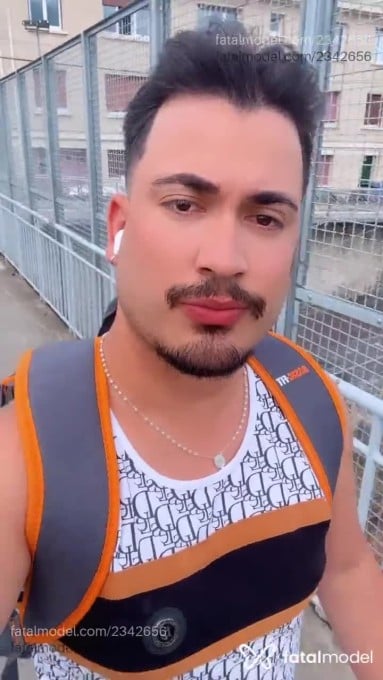 Acompanhante homem com cabelo castanho de olhos castanhos em Rio de Janeiro Acompanhante homem com cabelo castanho de olhos castanhos em Rio de Janeiro - Henry Castely
