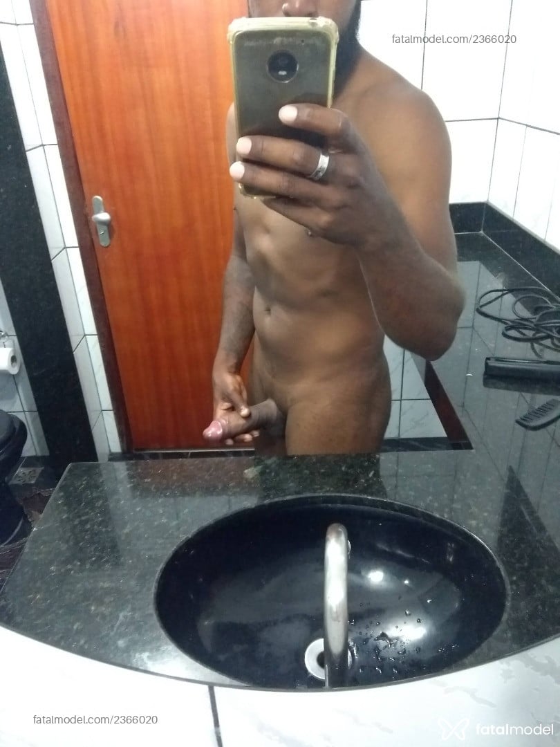 Acompanhante homem com cabelo castanho de olhos pretos em Rio das Ostras - Gomes